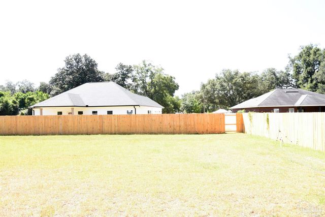 205 Charleston Dr, Pensacola, FL 32534