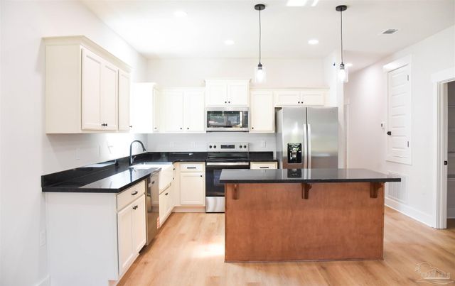 205 Charleston Dr, Pensacola, FL 32534