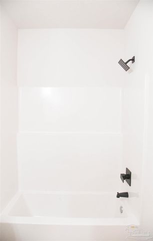 205 Charleston Dr, Pensacola, FL 32534