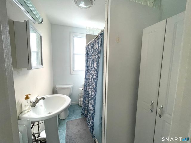 108 Concord Street 3rd Floor, Hamden, CT 06514