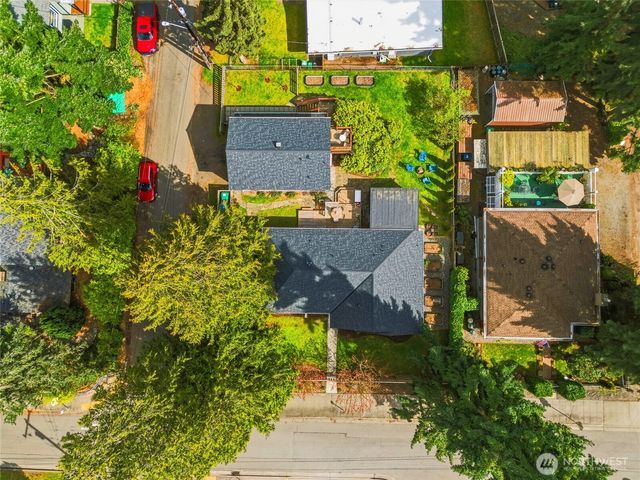 9524 20th Ave NE, Seattle, WA 98115