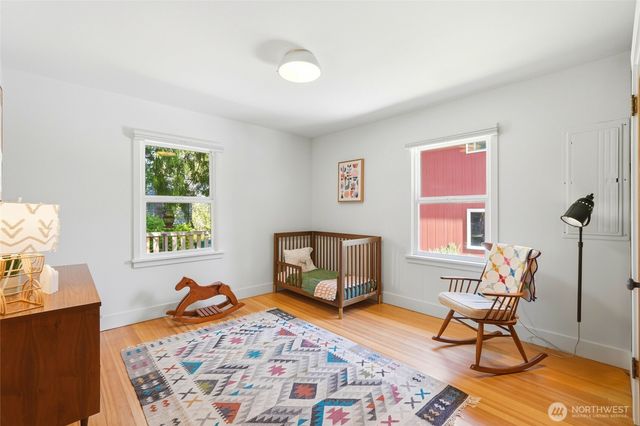 9524 20th Ave NE, Seattle, WA 98115