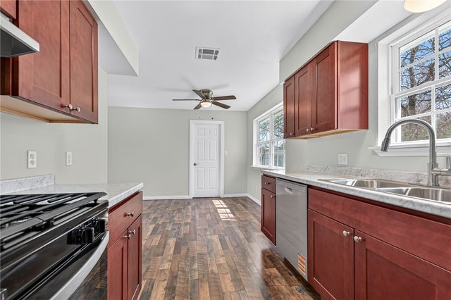 513 E Adams, Midland, AR 72945