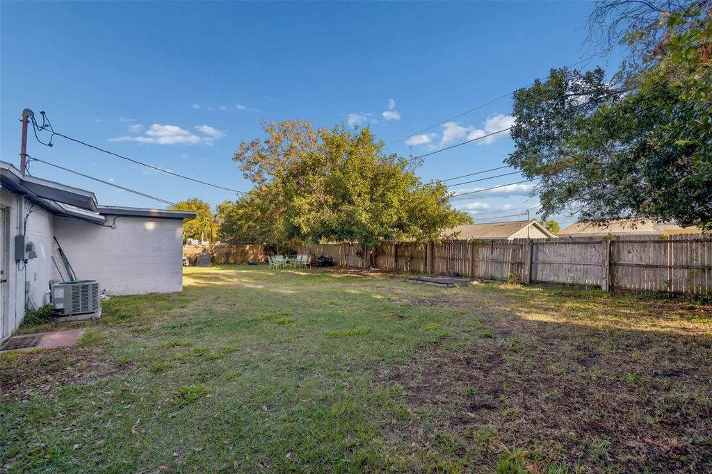 Image 27 of property listing at 8356 77TH AVENUE, Seminole, FL 33777