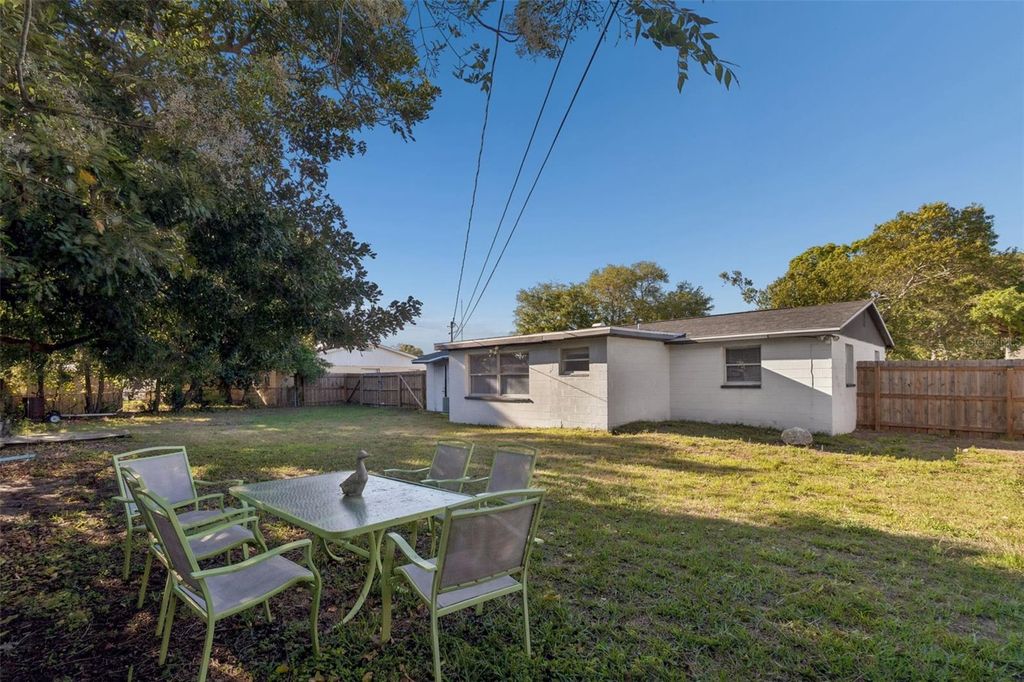 Image 30 of property listing at 8356 77TH AVENUE, Seminole, FL 33777