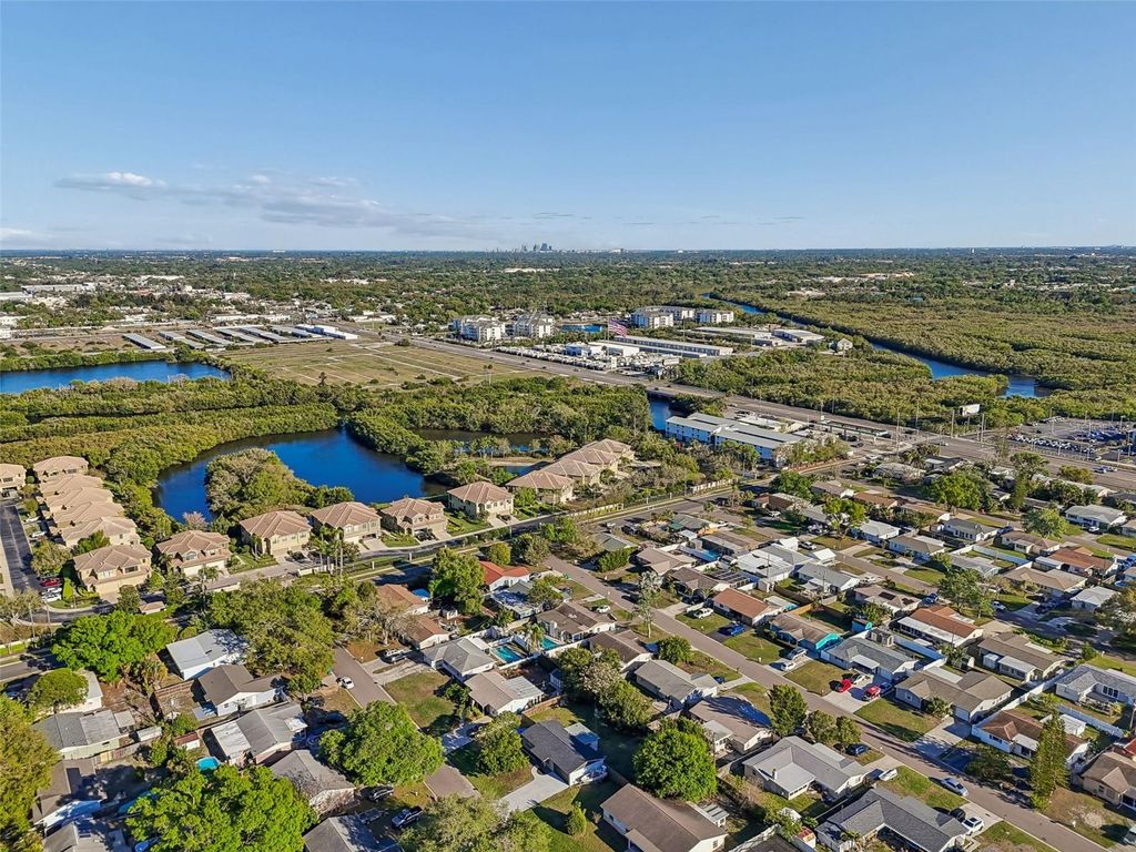 Image 43 of property listing at 8356 77TH AVENUE, Seminole, FL 33777