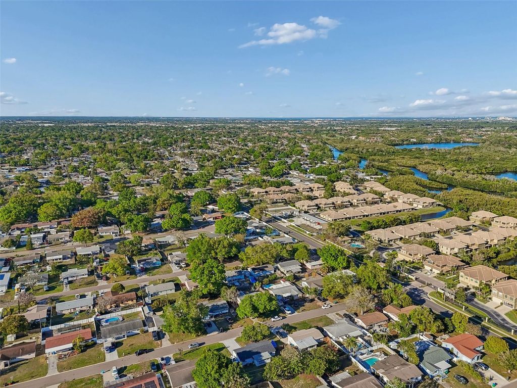 Image 45 of property listing at 8356 77TH AVENUE, Seminole, FL 33777