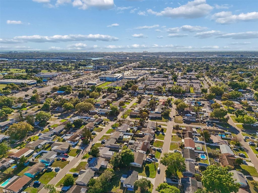 Image 46 of property listing at 8356 77TH AVENUE, Seminole, FL 33777