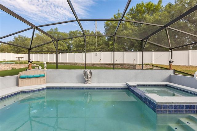 906 EDITH DRIVE, Fruitland Park, FL 34731