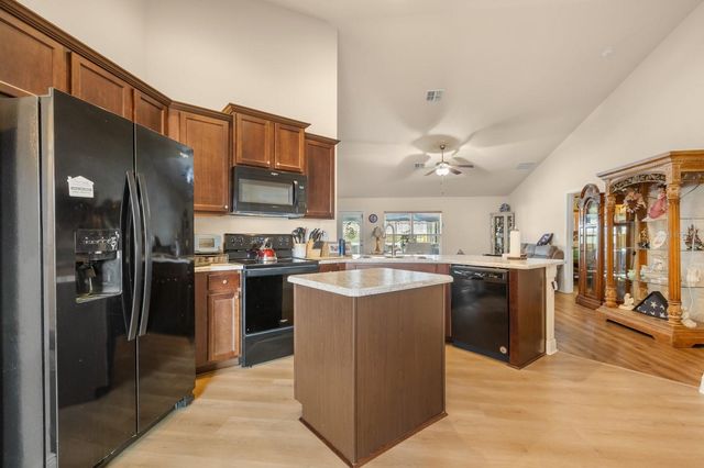 906 EDITH DRIVE, Fruitland Park, FL 34731