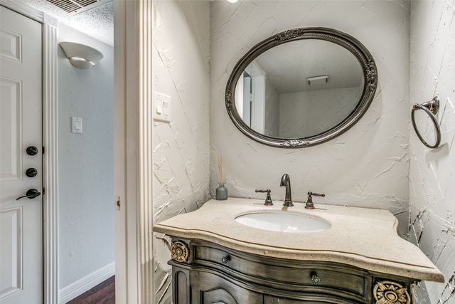 2204 Winslow Court, Flower Mound, TX 75028
