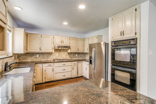 2204 Winslow Court, Flower Mound, TX 75028