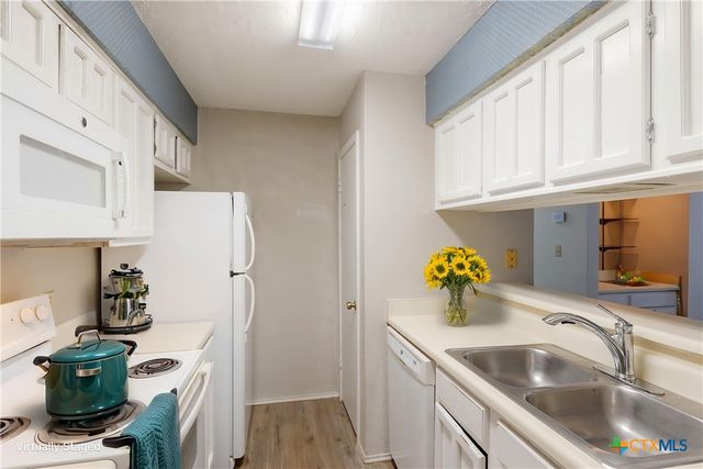 1202 Thorpe Lane 216, San Marcos, TX 78666