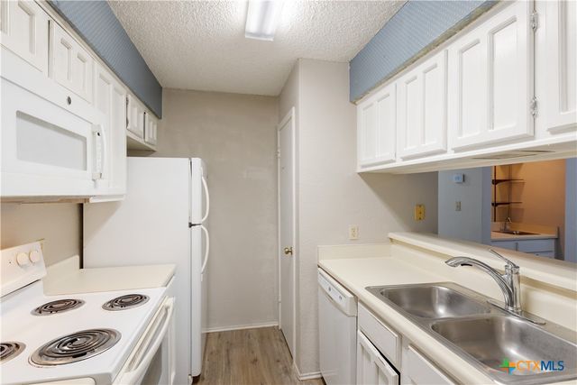 1202 Thorpe Lane 216, San Marcos, TX 78666