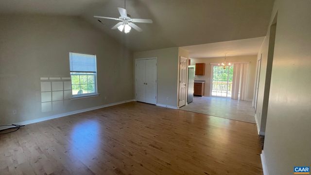 4335 VALLEY LN, Kents Store, VA 23084