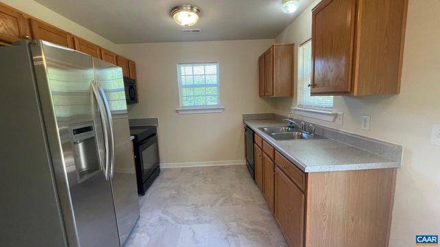 4335 VALLEY LN, Kents Store, VA 23084