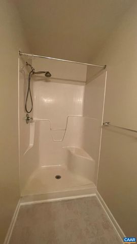 4335 VALLEY LN, Kents Store, VA 23084