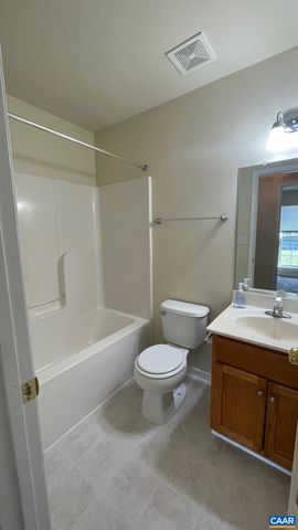 4335 VALLEY LN, Kents Store, VA 23084