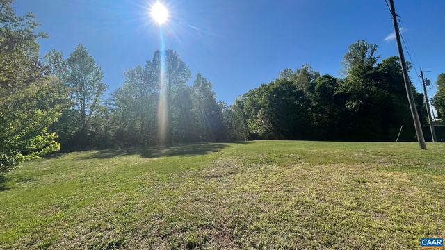4335 VALLEY LN, Kents Store, VA 23084