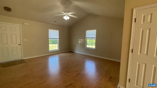 4335 VALLEY LN, Kents Store, VA 23084