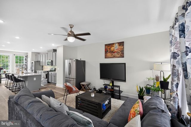 6115 CAMERONS FERRY DR, Haymarket, VA 20169
