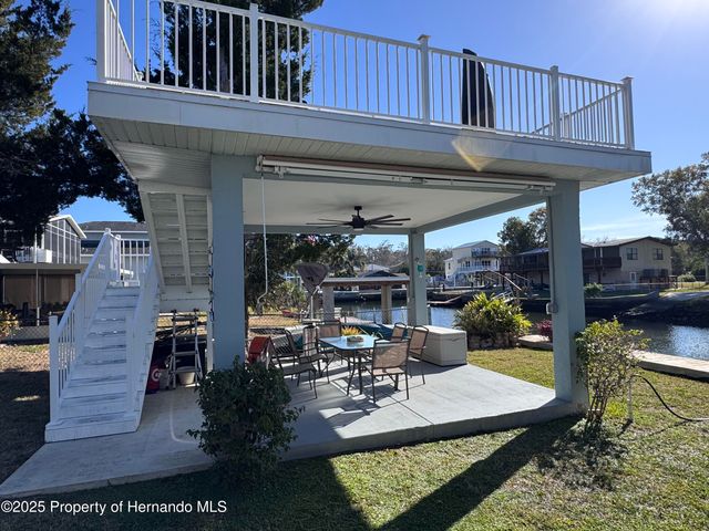 6028 Palm Creek Drive, Weeki Wachee, FL 34607