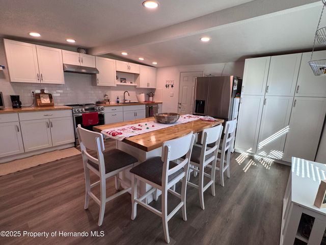 6028 Palm Creek Drive, Weeki Wachee, FL 34607