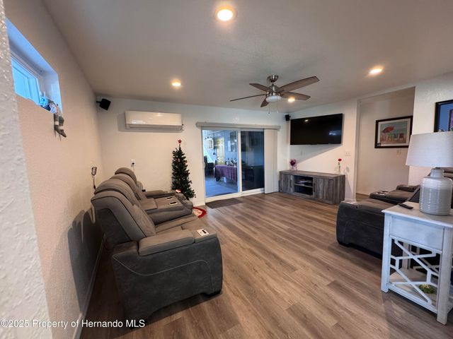 6028 Palm Creek Drive, Weeki Wachee, FL 34607