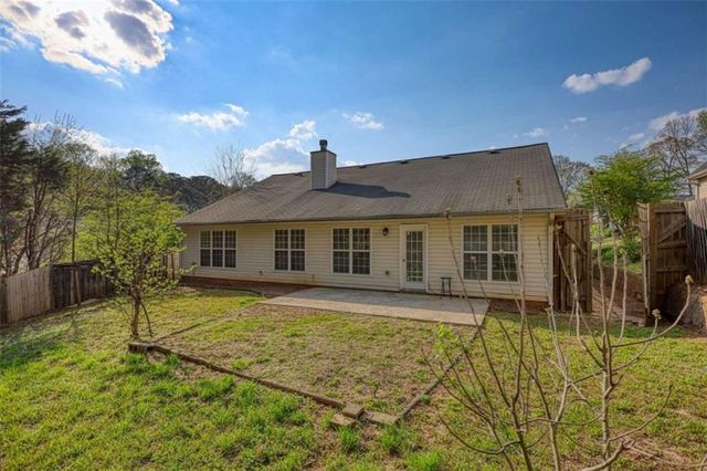 565 Ambur Lake Dr, Lawrenceville, GA 30043