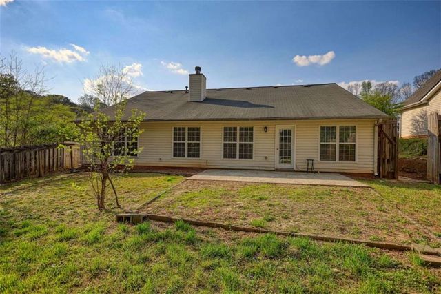 565 Ambur Lake Dr, Lawrenceville, GA 30043