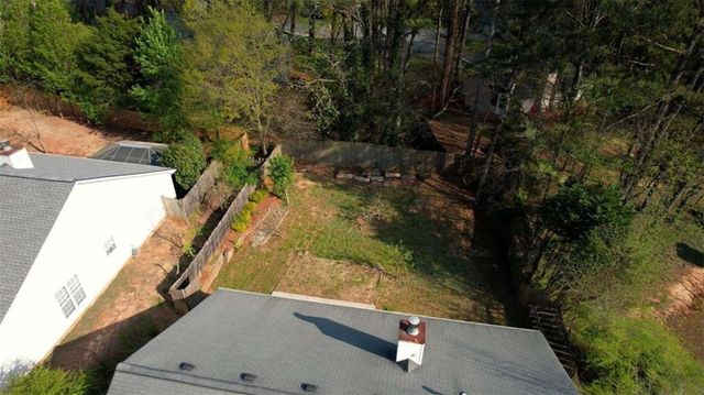 565 Ambur Lake Dr, Lawrenceville, GA 30043