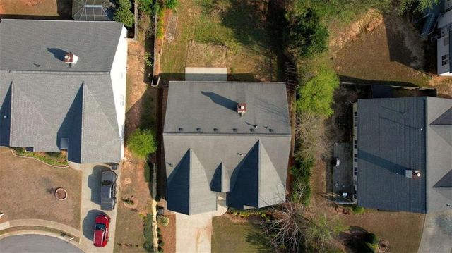 565 Ambur Lake Dr, Lawrenceville, GA 30043