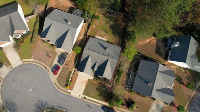 565 Ambur Lake Dr, Lawrenceville, GA 30043