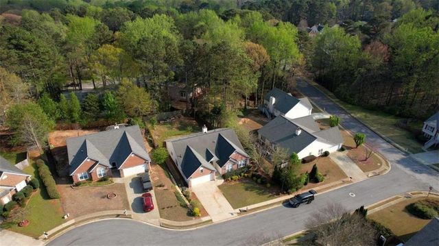 565 Ambur Lake Dr, Lawrenceville, GA 30043