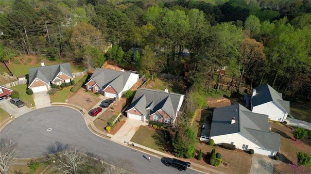 565 Ambur Lake Dr, Lawrenceville, GA 30043