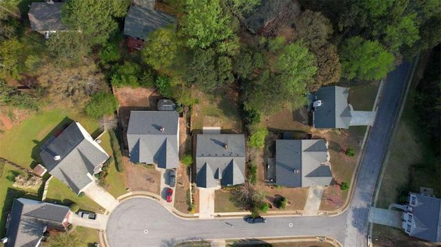 565 Ambur Lake Dr, Lawrenceville, GA 30043