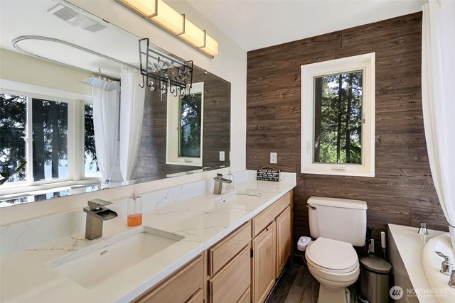 10125 Totem Way, Anderson Island, WA 98303