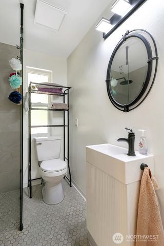 10125 Totem Way, Anderson Island, WA 98303