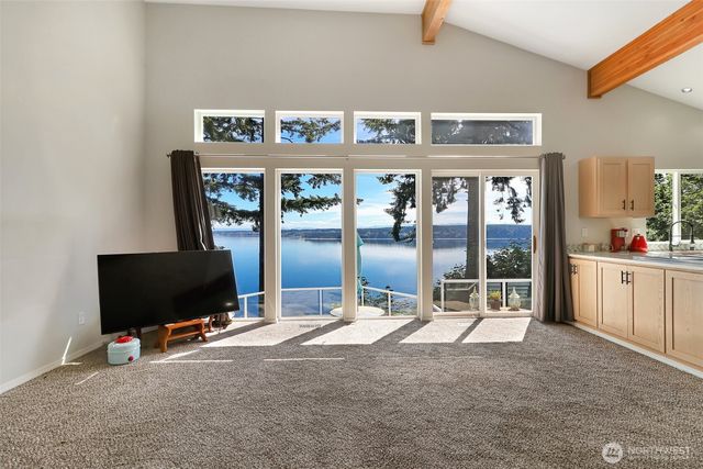 10125 Totem Way, Anderson Island, WA 98303