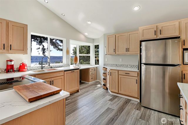 10125 Totem Way, Anderson Island, WA 98303