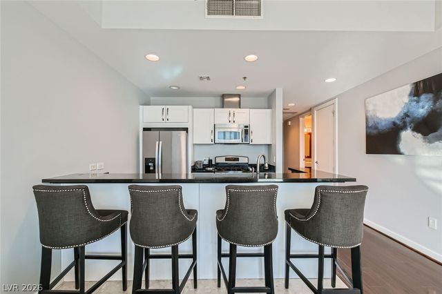 4525 Dean Martin Drive 2001, Las Vegas, NV 89103