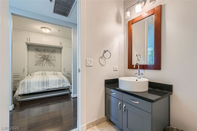 4525 Dean Martin Drive 2001, Las Vegas, NV 89103