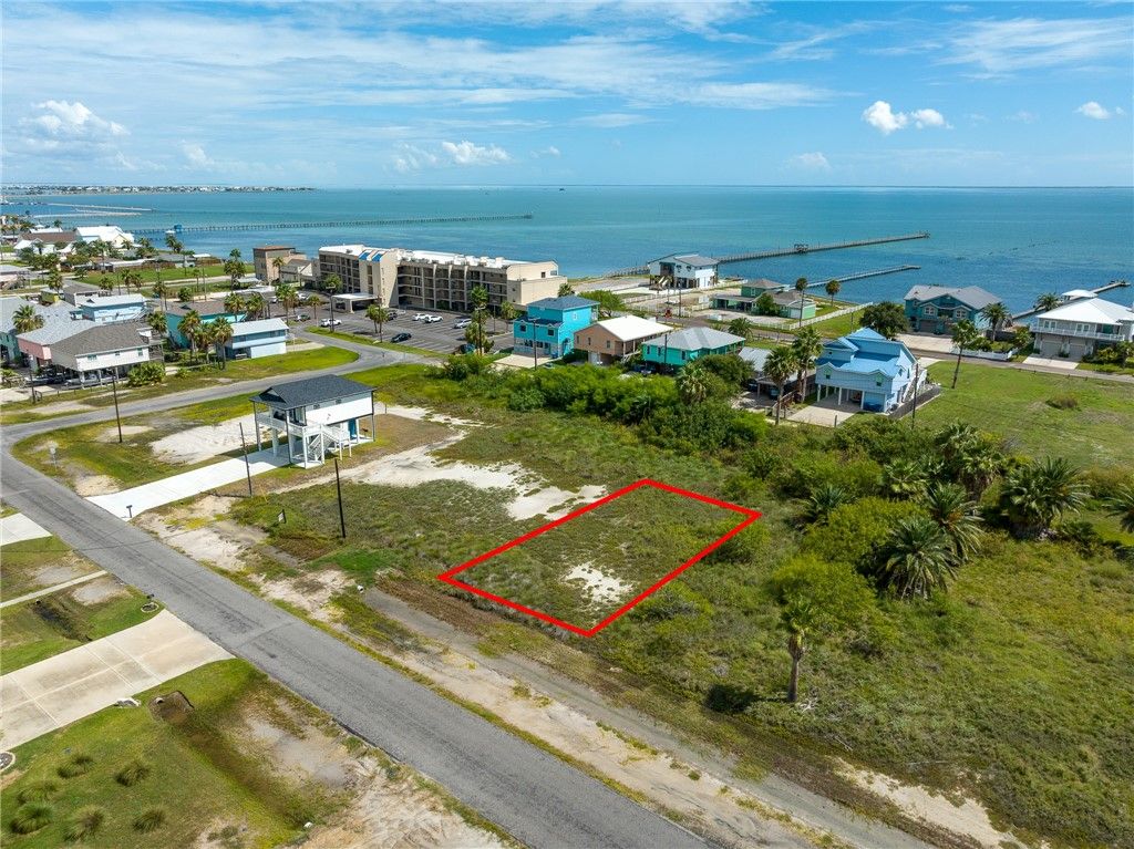 1120 S Magnolia St, Rockport, TX 78382 — photo 3