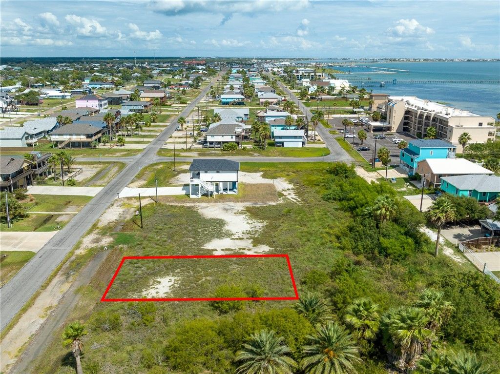 1120 S Magnolia St, Rockport, TX 78382 — photo 4