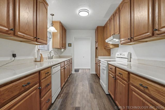 8310 S 73rd West Avenue, Tulsa, OK 74131