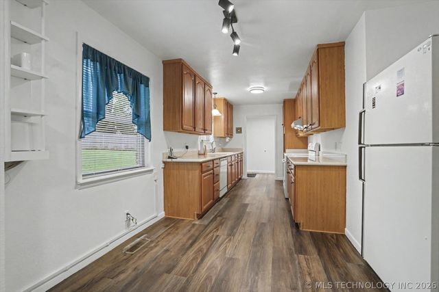 8310 S 73rd West Avenue, Tulsa, OK 74131