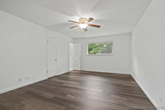 8310 S 73rd West Avenue, Tulsa, OK 74131