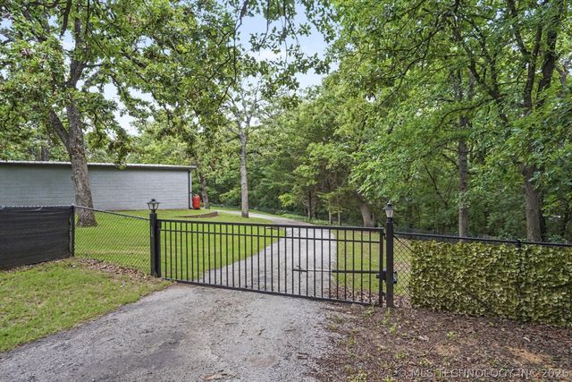 8310 S 73rd West Avenue, Tulsa, OK 74131