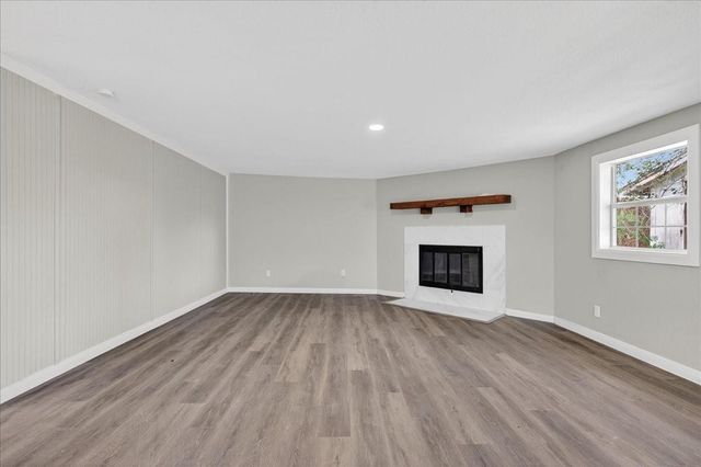 416 22nd Avenue N, Texas City, TX 77590