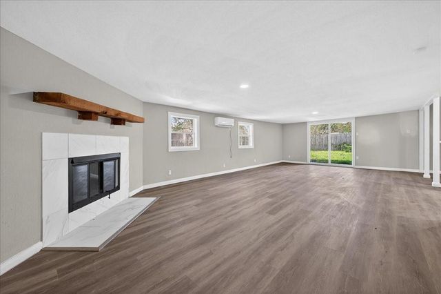 416 22nd Avenue N, Texas City, TX 77590